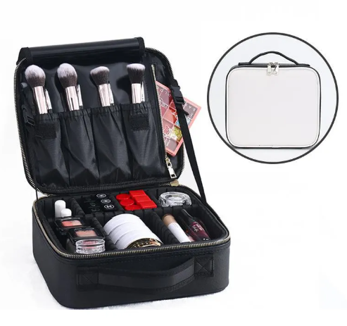 Bolsa de almacenamiento para belleza de mujer PureEdge, con compartimentos y diseño compacto para productos de cuidado personal.